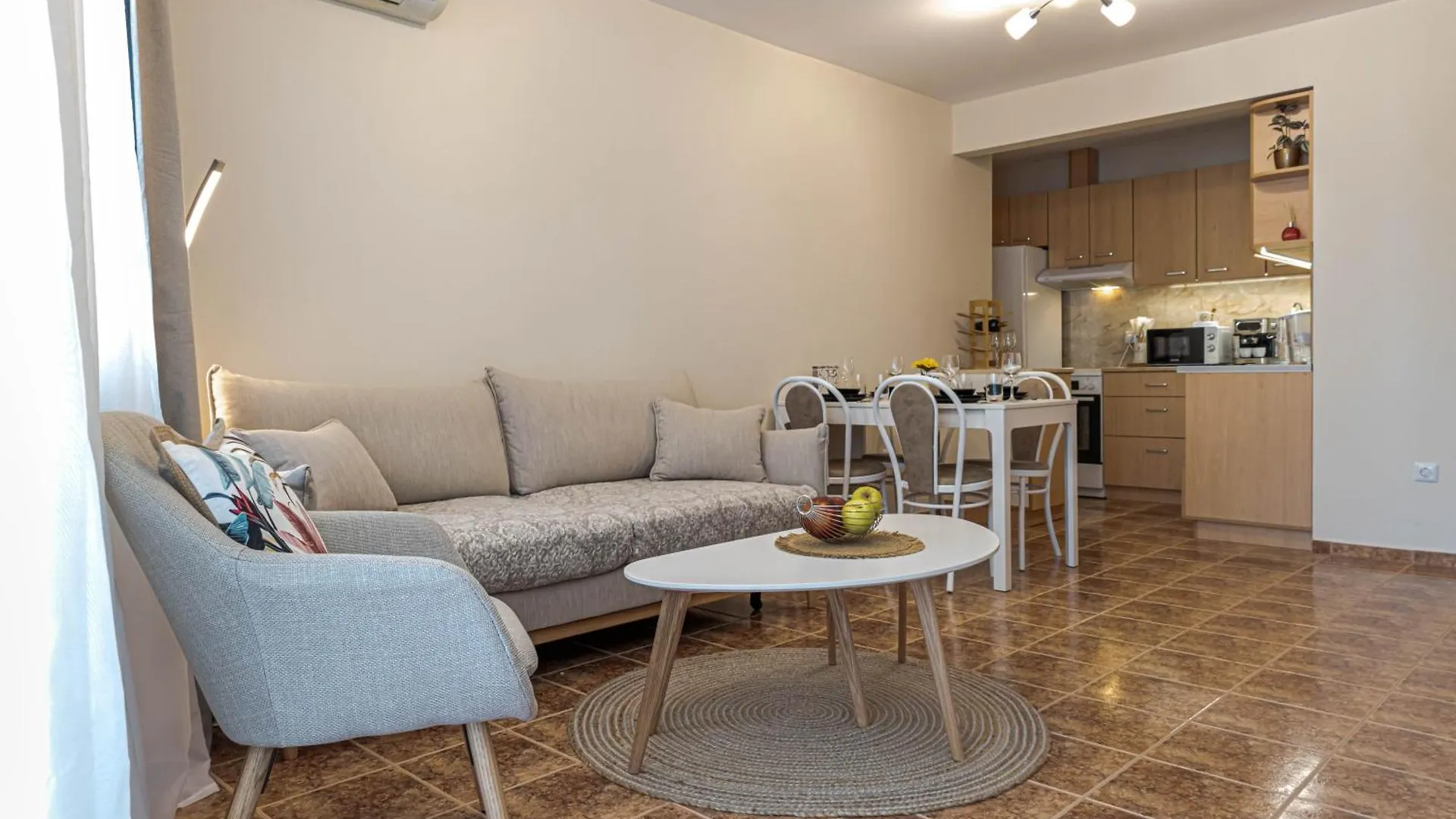 1Br Apartment 8 Mins To Beach With Free Street Parking Варна