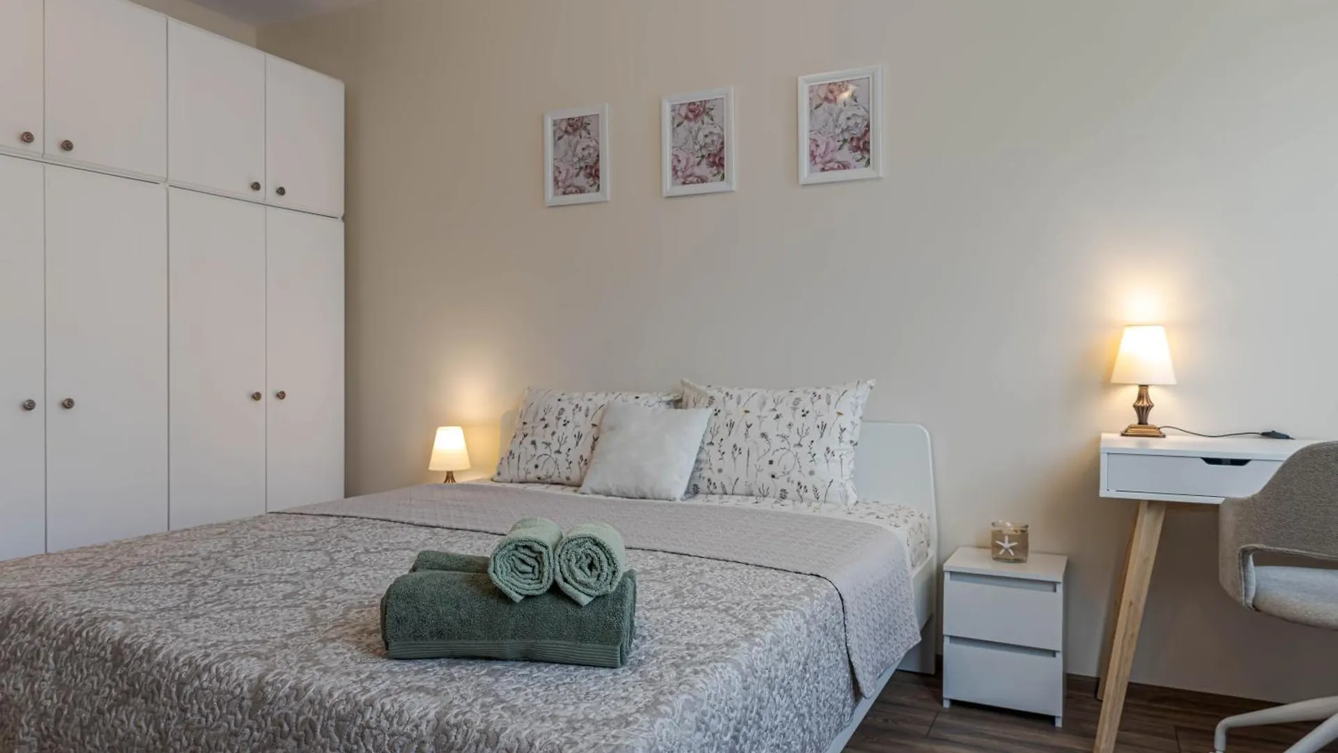 1Br Apartment 8 Mins To Beach With Free Street Parking Варна