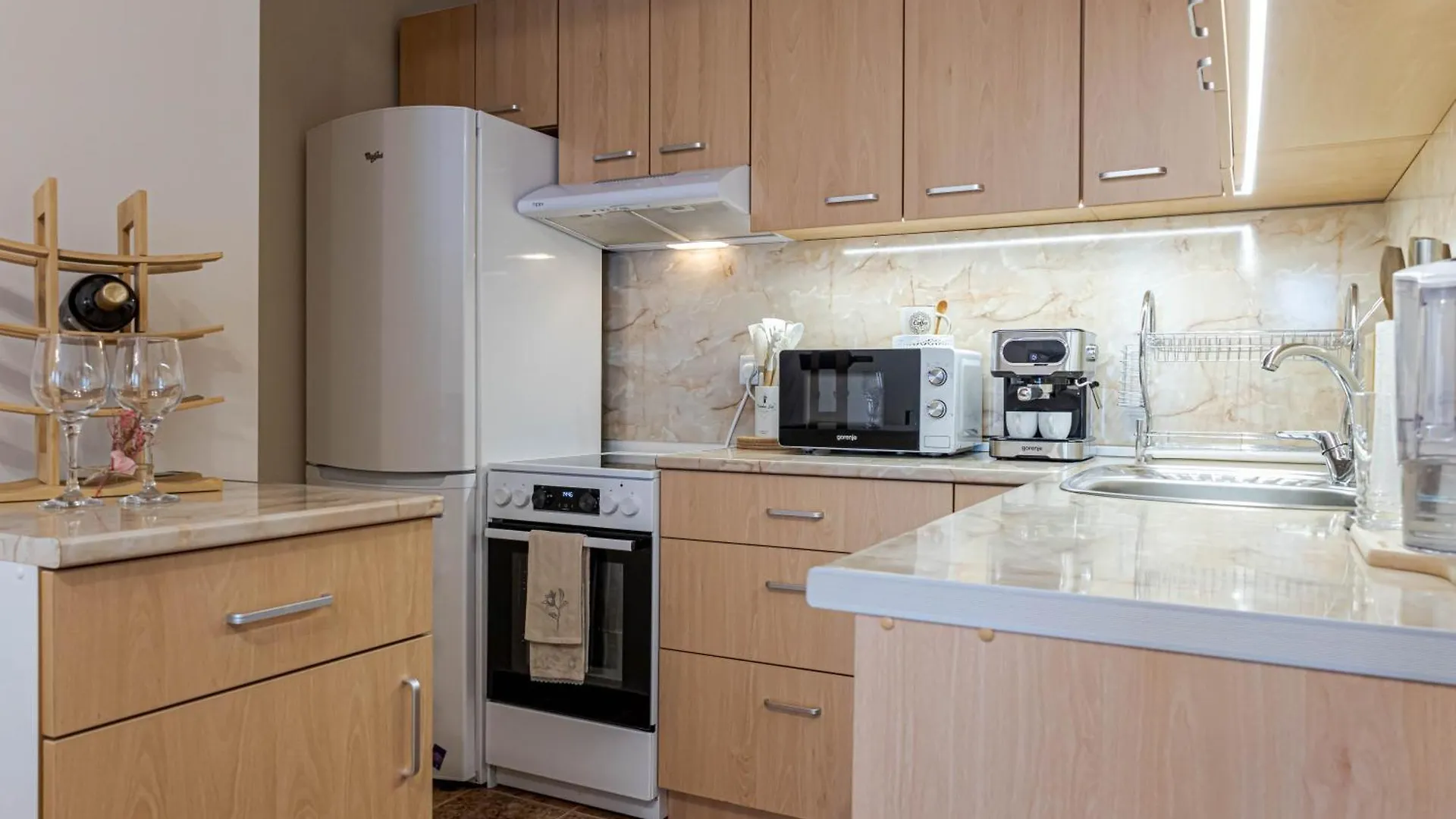 1Br Apartment 8 Mins To Beach With Free Street Parking Варна 0*,  Болгария