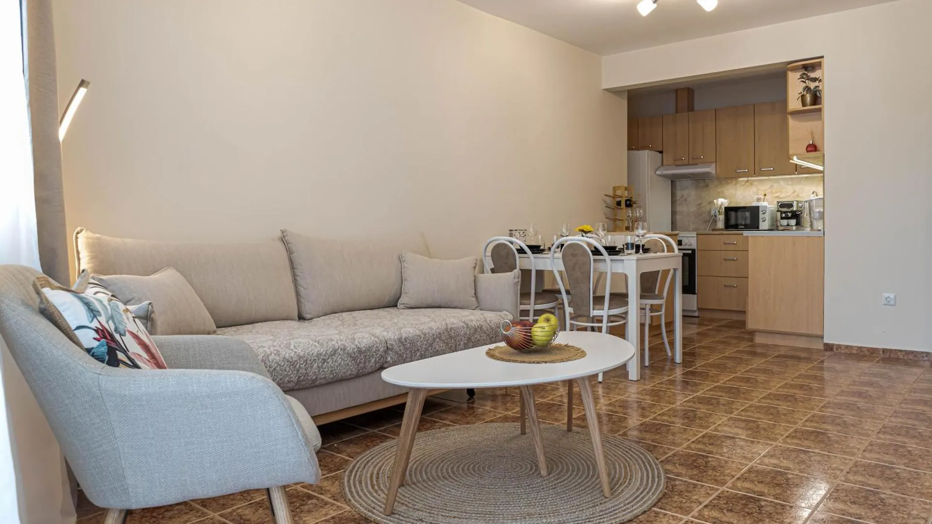 1Br Apartment 8 Mins To Beach With Free Street Parking Варна